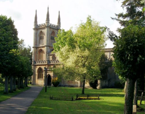 [St Lawrence's Church in Autumn]